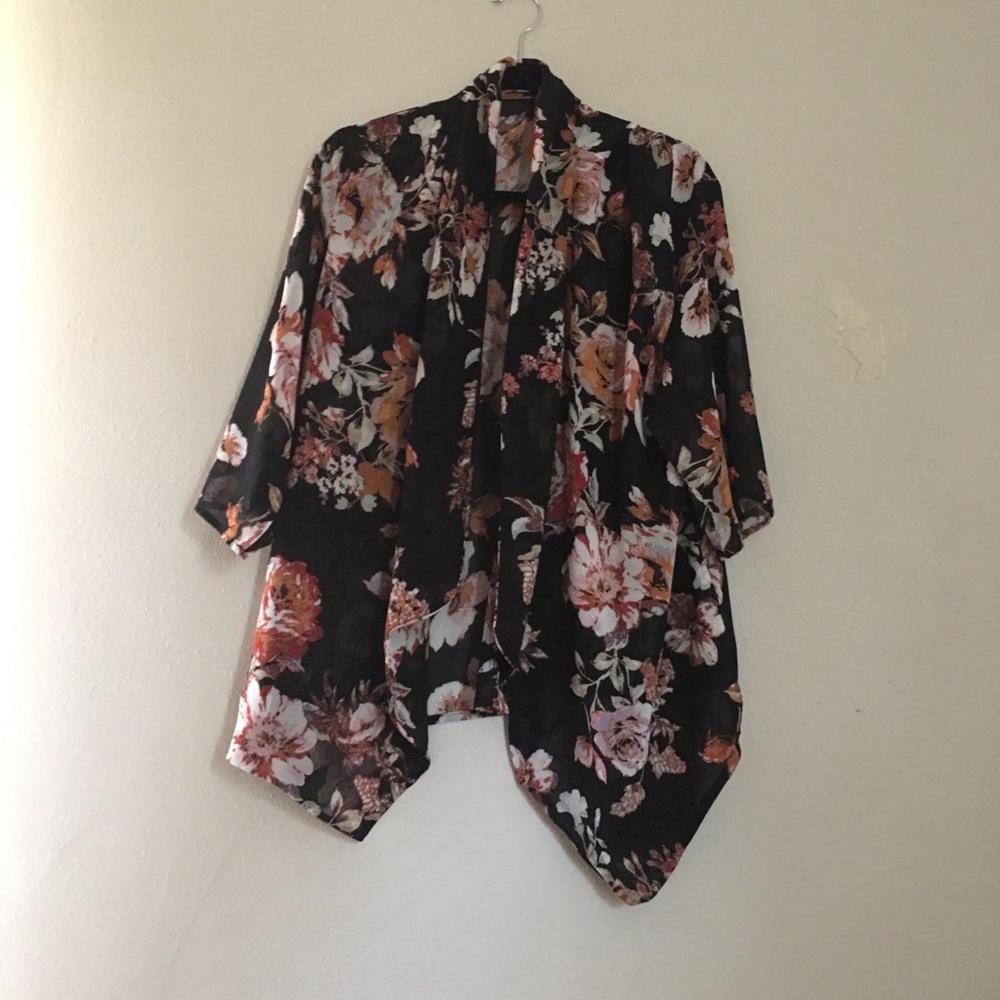 FLORAL KIMONO